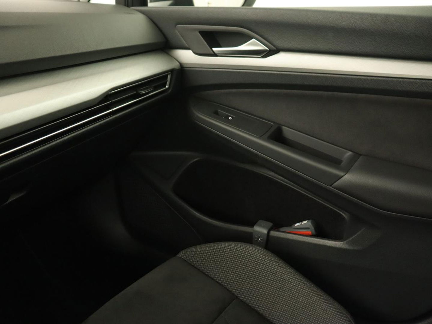 Volkswagen Golf 1.5 TSI Life Business | Adaptive Cruise | Stoelverwarming | Camera | Memory | Carplay | Navigatie | Sfeerverlichting