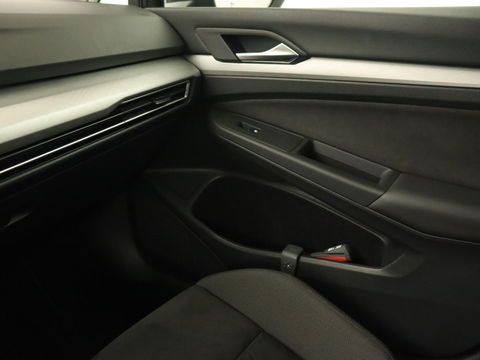 Volkswagen Golf 1.5 TSI Life Business | Adaptive Cruise | Stoelverwarming | Camera | Memory | Carplay | Navigatie | Sfeerverlichting