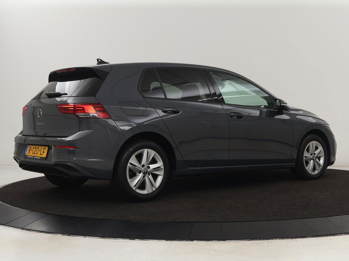 Volkswagen Golf 1.5 TSI Life Business | Adaptive Cruise | Stoelverwarming | Camera | Memory | Carplay | Navigatie | Sfeerverlichting