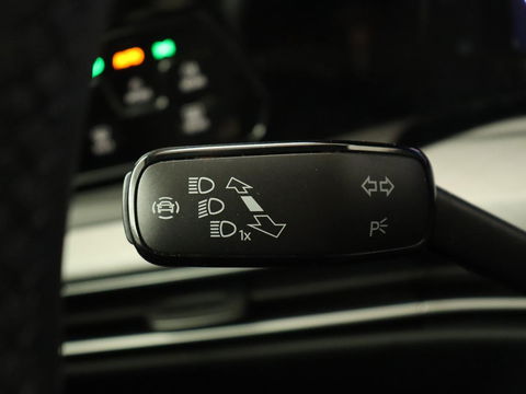 Volkswagen Golf 1.5 TSI Life Business | Adaptive Cruise | Stoelverwarming | Camera | Memory | Carplay | Navigatie | Sfeerverlichting