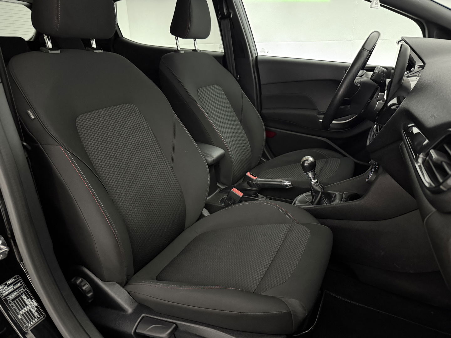 Ford Fiesta 1.0 EcoBoost ST-Line | Carplay | LED | Cruise | Navi | Parkeersens. | Keyless | NAP