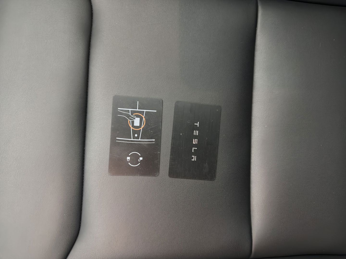 Tesla Model Y Performance AWD 75 kWh {SOH-84%} [ 3-Fase ] (INCL-BTW) Aut. *PANO | AUTO-PILOT | LUXURY-LEATHER | TOP-VIEW | NAVI-FULLMAP | MATRIX-LED | DIGI-COCKPIT | KEYLESS | CAMERA | DAB+ | HEATED-COMFORTSEATS | PRIVACY-GLASS | 21''ALU*
