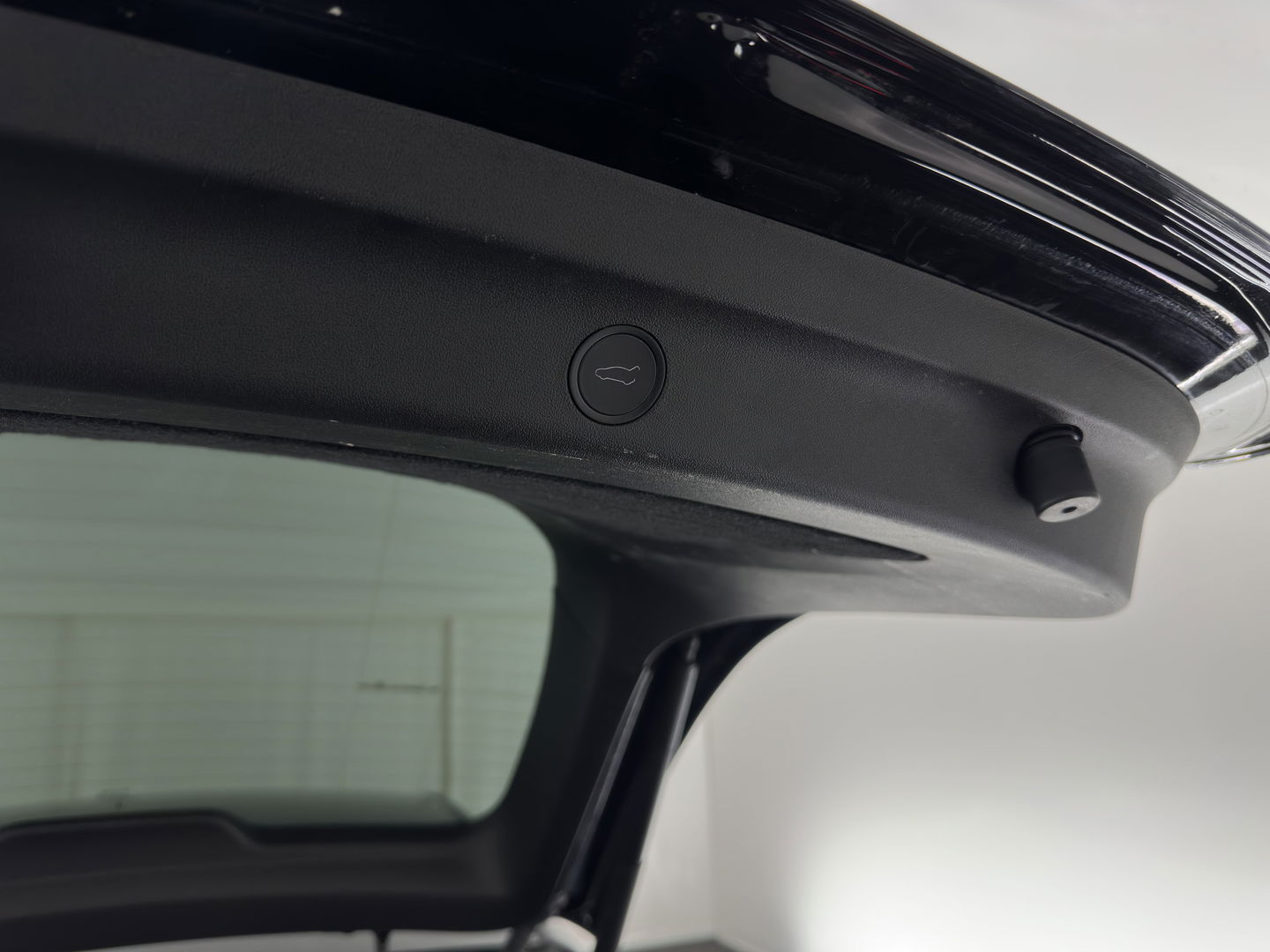 Tesla Model Y Performance AWD 75 kWh {SOH-84%} [ 3-Fase ] (INCL-BTW) Aut. *PANO | AUTO-PILOT | LUXURY-LEATHER | TOP-VIEW | NAVI-FULLMAP | MATRIX-LED | DIGI-COCKPIT | KEYLESS | CAMERA | DAB+ | HEATED-COMFORTSEATS | PRIVACY-GLASS | 21''ALU*