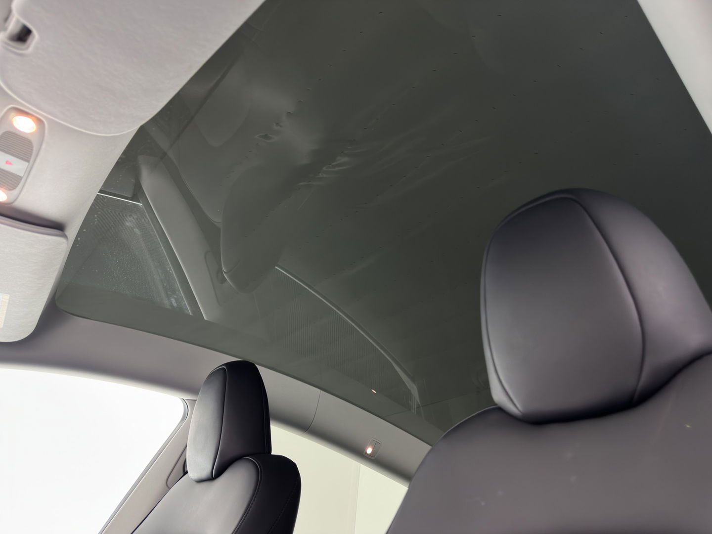 Tesla Model Y Performance AWD 75 kWh {SOH-84%} [ 3-Fase ] (INCL-BTW) Aut. *PANO | AUTO-PILOT | LUXURY-LEATHER | TOP-VIEW | NAVI-FULLMAP | MATRIX-LED | DIGI-COCKPIT | KEYLESS | CAMERA | DAB+ | HEATED-COMFORTSEATS | PRIVACY-GLASS | 21''ALU*