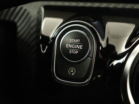 Mercedes-Benz CLA-Klasse Shooting Brake 180 Business Line | Half Leder | 1e eigenaar | Stoelverwarming | Cruise Control | Navigatie | Camera | Widescreen