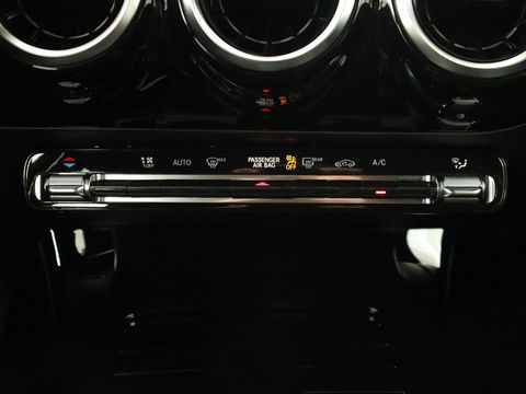 Mercedes-Benz CLA-Klasse Shooting Brake 180 Business Line | Half Leder | 1e eigenaar | Stoelverwarming | Cruise Control | Navigatie | Camera | Widescreen