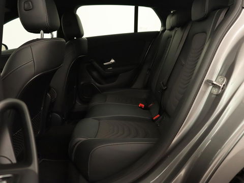 Mercedes-Benz CLA-Klasse Shooting Brake 180 Business Line | Half Leder | 1e eigenaar | Stoelverwarming | Cruise Control | Navigatie | Camera | Widescreen