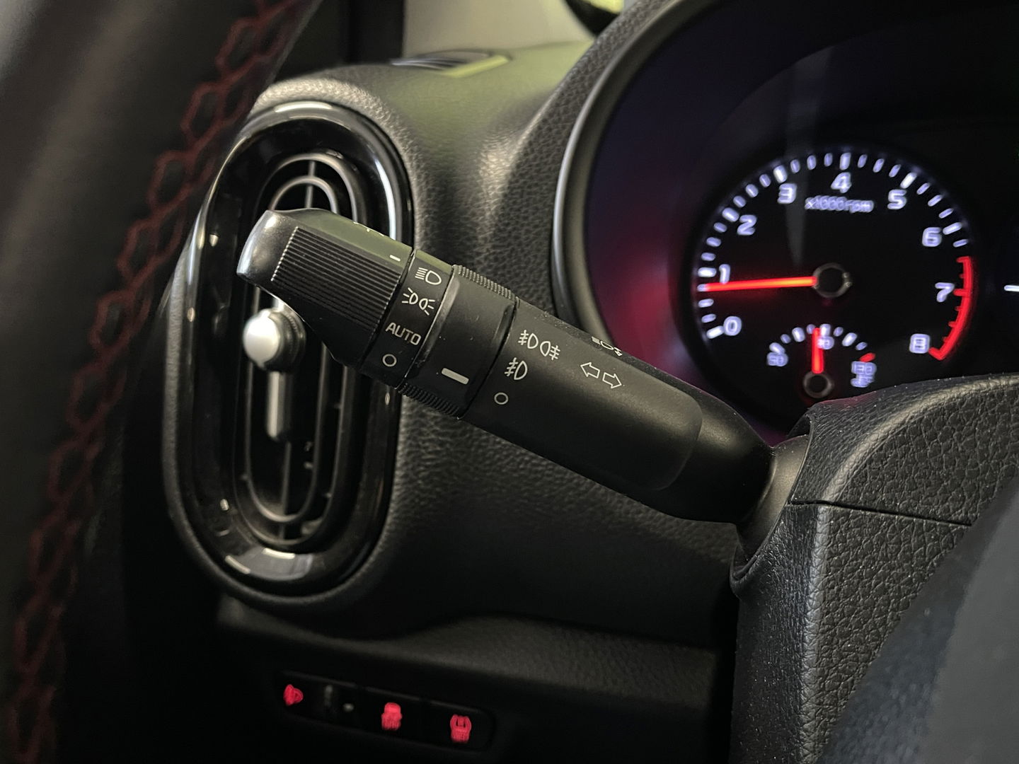 Kia Picanto 1.2 CVVT GT-Line | Achteruitrijcamera | Airconditioning | Navigatie | Apple Carplay | Android Auto | Lichtmetaal 16" | Isofix |