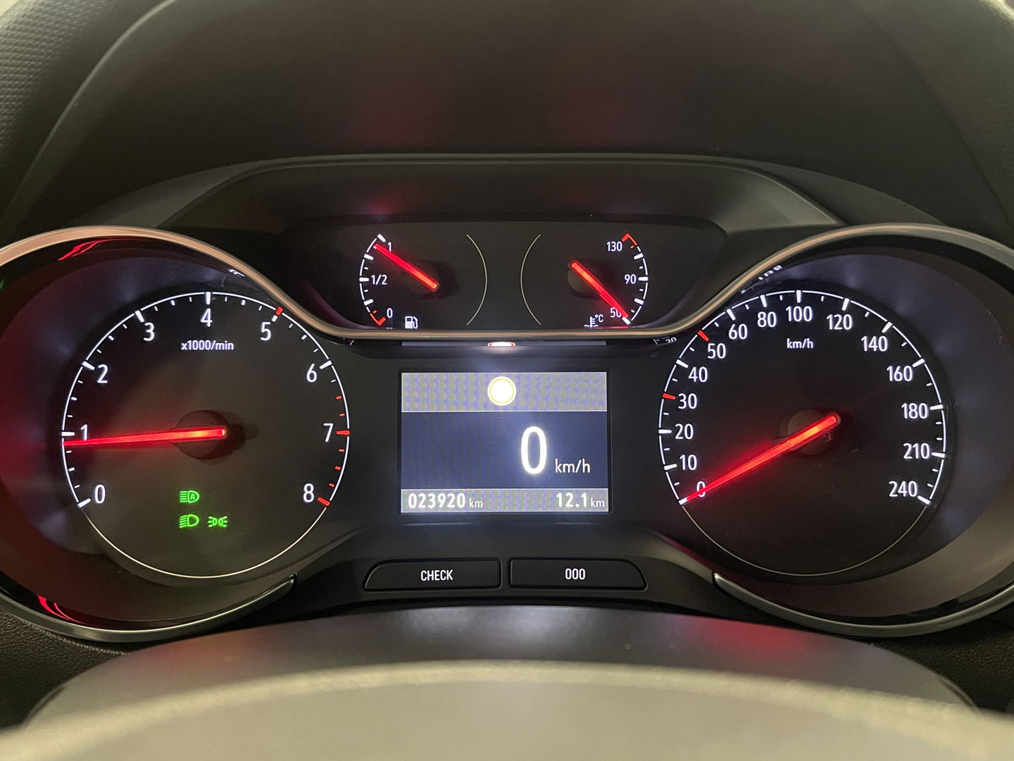 Opel Crossland 1.2 Turbo Elegance | Achteruitrijcamera | Cruise Control | Navigatie | Apple Carplay/Android Auto | Stuurverwarming | Stoelverwarming |  Airconditioning |