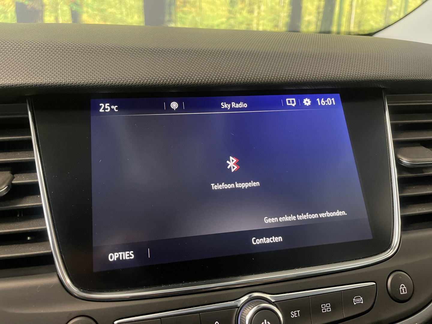 Opel Crossland 1.2 Turbo Elegance | Achteruitrijcamera | Cruise Control | Navigatie | Apple Carplay/Android Auto | Stuurverwarming | Stoelverwarming |  Airconditioning |