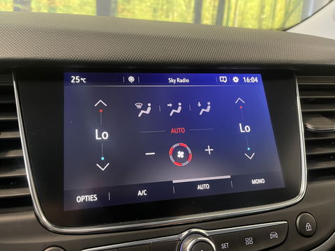 Opel Crossland 1.2 Turbo Elegance | Achteruitrijcamera | Cruise Control | Navigatie | Apple Carplay/Android Auto | Stuurverwarming | Stoelverwarming |  Airconditioning |