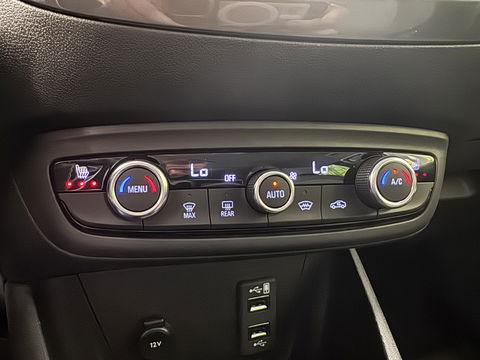 Opel Crossland 1.2 Turbo Elegance | Achteruitrijcamera | Cruise Control | Navigatie | Apple Carplay/Android Auto | Stuurverwarming | Stoelverwarming |  Airconditioning |