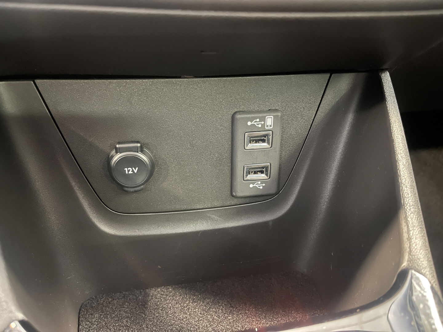 Opel Crossland 1.2 Turbo Elegance | Achteruitrijcamera | Cruise Control | Navigatie | Apple Carplay/Android Auto | Stuurverwarming | Stoelverwarming |  Airconditioning |