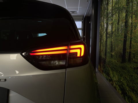 Opel Crossland 1.2 Turbo Elegance | Achteruitrijcamera | Cruise Control | Navigatie | Apple Carplay/Android Auto | Stuurverwarming | Stoelverwarming |  Airconditioning |