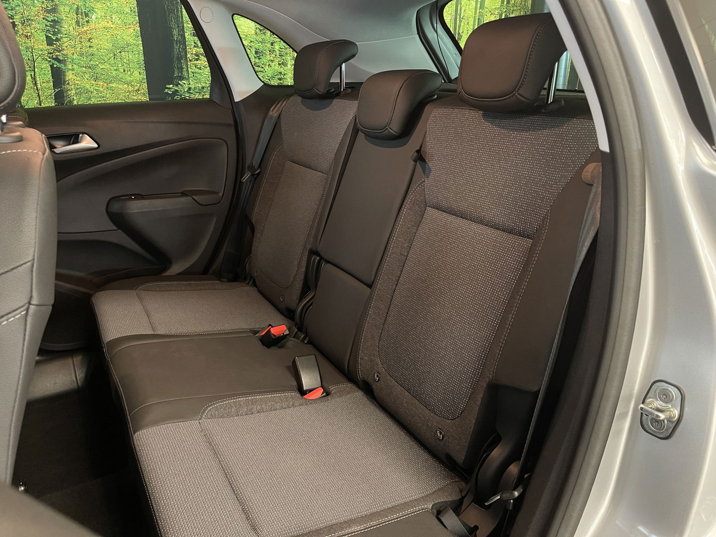 Opel Crossland 1.2 Turbo Elegance | Achteruitrijcamera | Cruise Control | Navigatie | Apple Carplay/Android Auto | Stuurverwarming | Stoelverwarming |  Airconditioning |