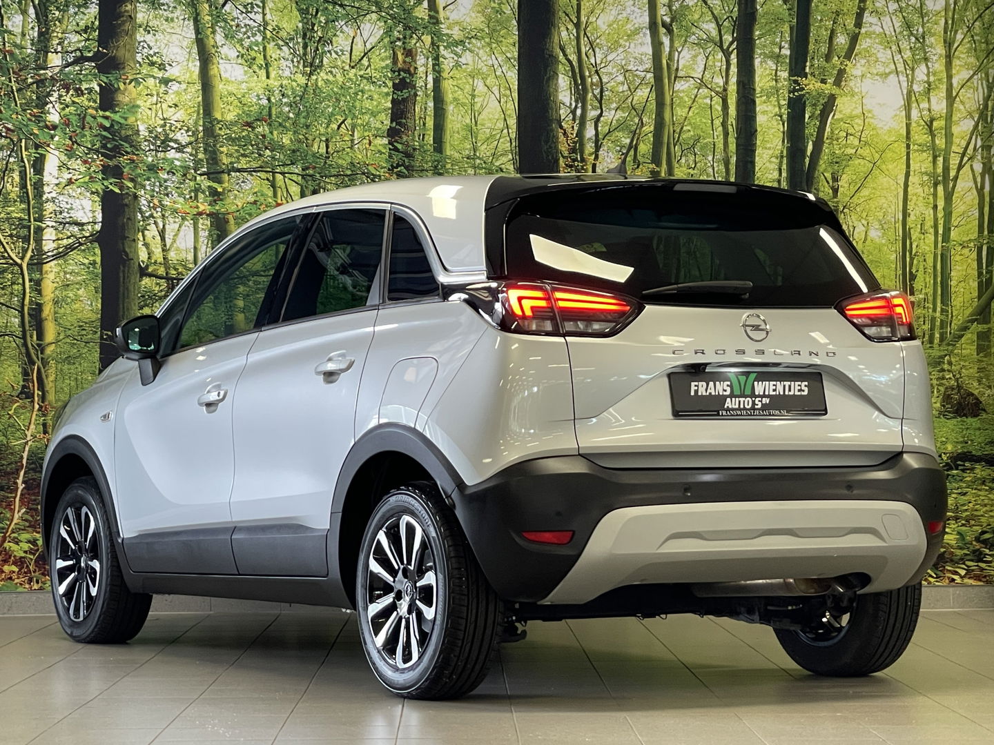 Opel Crossland 1.2 Turbo Elegance | Achteruitrijcamera | Cruise Control | Navigatie | Apple Carplay/Android Auto | Stuurverwarming | Stoelverwarming |  Airconditioning |