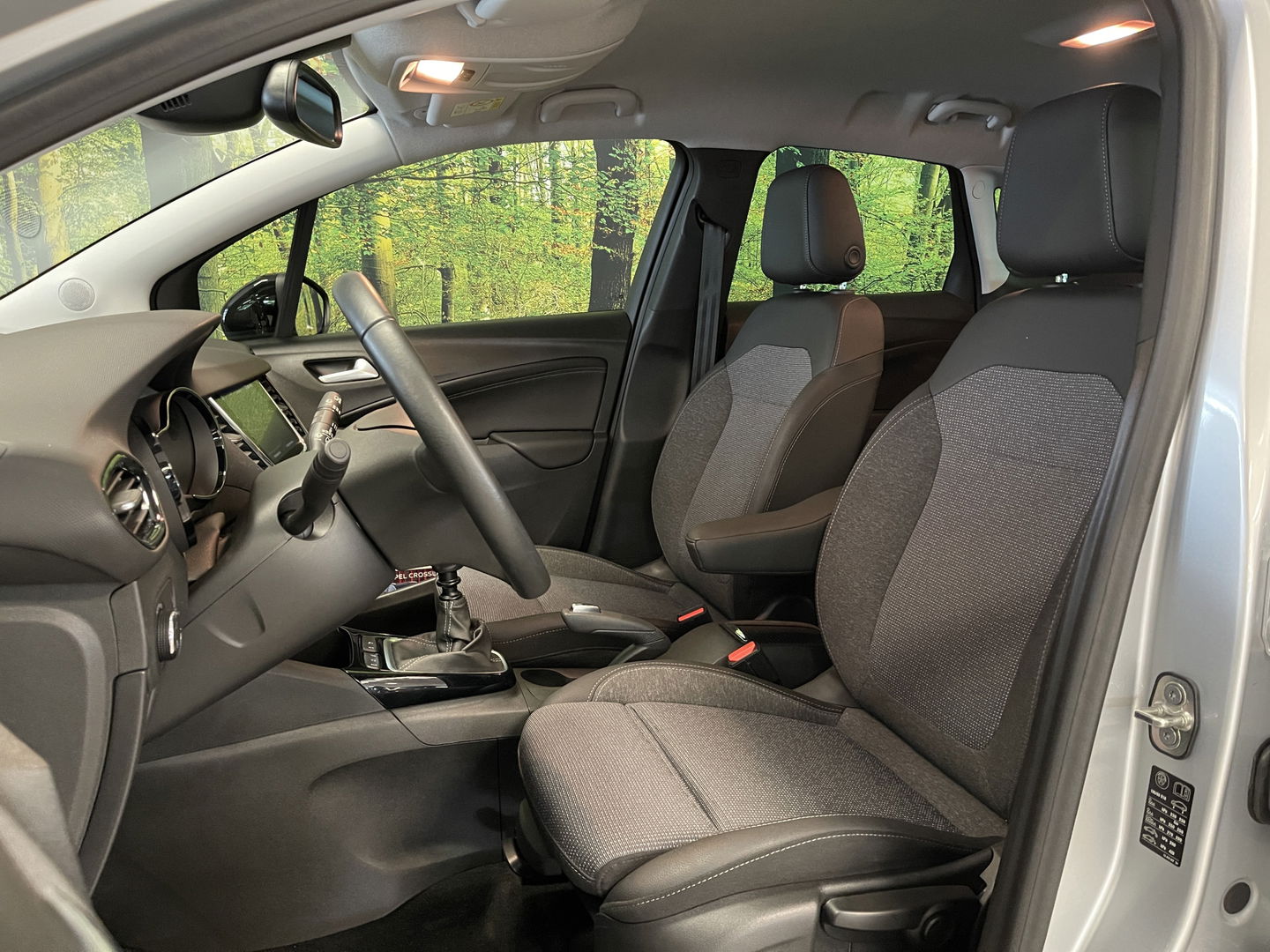 Opel Crossland 1.2 Turbo Elegance | Achteruitrijcamera | Cruise Control | Navigatie | Apple Carplay/Android Auto | Stuurverwarming | Stoelverwarming |  Airconditioning |