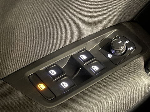 Volkswagen Touran 1.6 TDI SCR Comfortline 7p | 7 Persoons! | Apple Carplay | Airconditioning | Cruise Control | Bluetooth | Stop&GO |