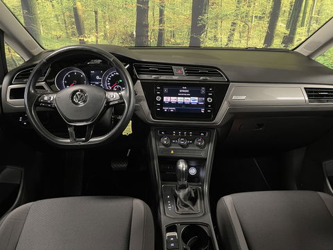 Volkswagen Touran 1.6 TDI SCR Comfortline 7p | 7 Persoons! | Apple Carplay | Airconditioning | Cruise Control | Bluetooth | Stop&GO |
