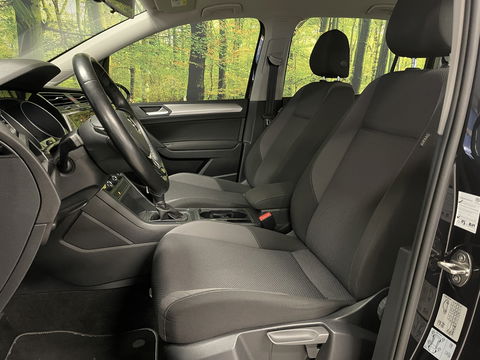 Volkswagen Touran 1.6 TDI SCR Comfortline 7p | 7 Persoons! | Apple Carplay | Airconditioning | Cruise Control | Bluetooth | Stop&GO |