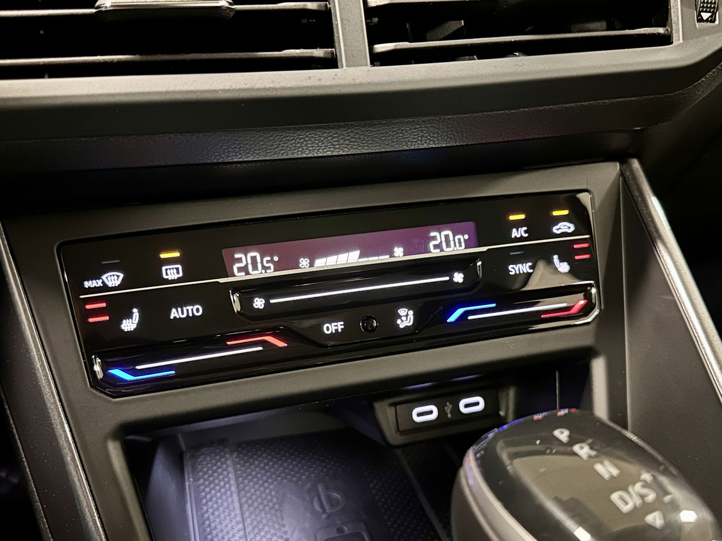 Volkswagen Polo 1.0 TSI R-Line Business | Achteruitrijcamera | Parkeersensoren | IQ Light | Apple Carplay | Android Auto | Stoelverwarming | Adaptive Cruise Control | Keyless