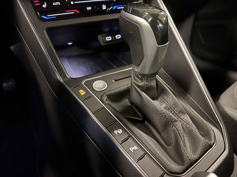 Volkswagen Polo 1.0 TSI R-Line Business | Achteruitrijcamera | Parkeersensoren | IQ Light | Apple Carplay | Android Auto | Stoelverwarming | Adaptive Cruise Control | Keyless