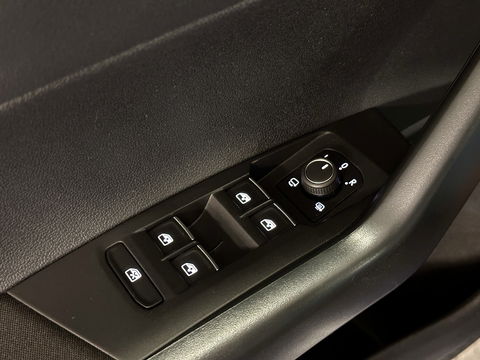 Volkswagen Polo 1.0 TSI R-Line Business | Achteruitrijcamera | Parkeersensoren | IQ Light | Apple Carplay | Android Auto | Stoelverwarming | Adaptive Cruise Control | Keyless