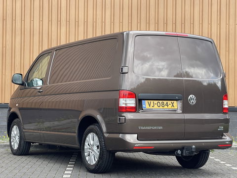 Volkswagen Transporter 2.0 TDI L1H1 BM DC Comfortline | EX BTW | 1e Eigenaar | Cruise Control | Trekhaak |Parkeersensoren Achter | Airconditioning | Navigatie | Stop&Go | Betonplex | Wandbetimmering |