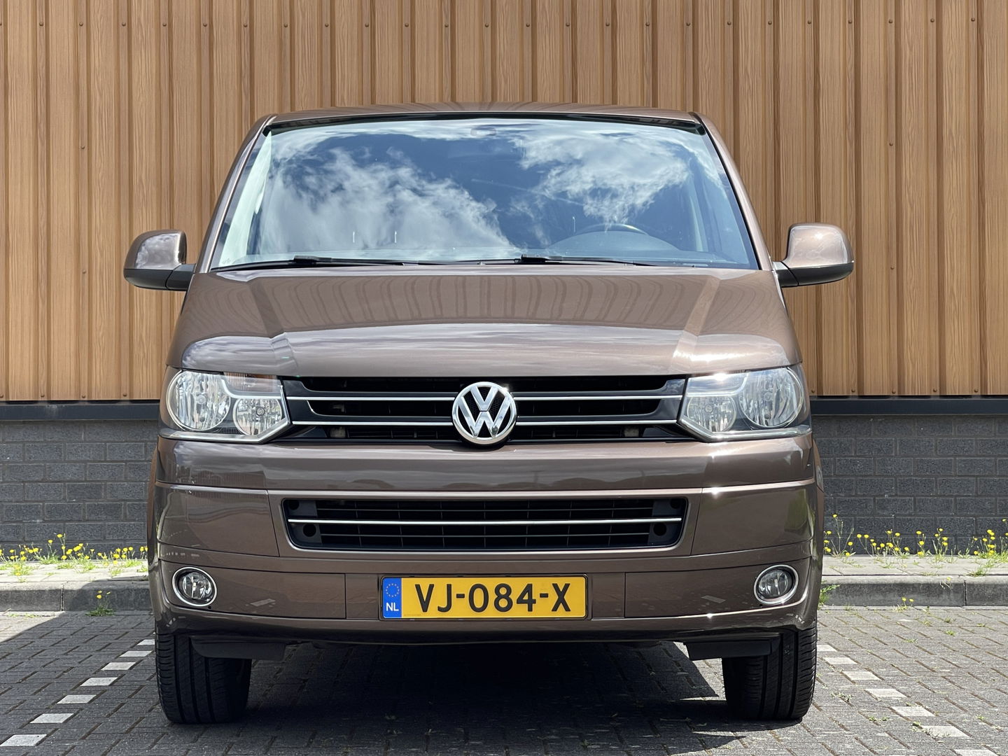 Volkswagen Transporter 2.0 TDI L1H1 BM DC Comfortline | EX BTW | 1e Eigenaar | Cruise Control | Trekhaak |Parkeersensoren Achter | Airconditioning | Navigatie | Stop&Go | Betonplex | Wandbetimmering |