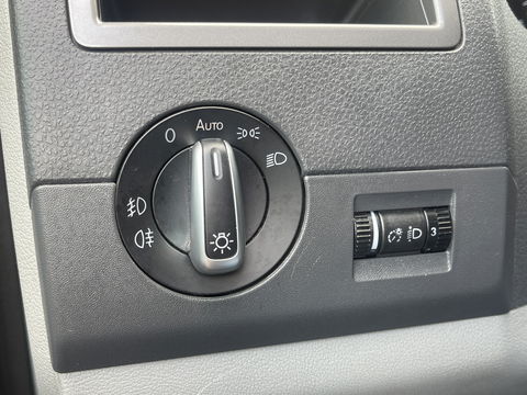 Volkswagen Transporter 2.0 TDI L1H1 BM DC Comfortline | EX BTW | 1e Eigenaar | Cruise Control | Trekhaak |Parkeersensoren Achter | Airconditioning | Navigatie | Stop&Go | Betonplex | Wandbetimmering |