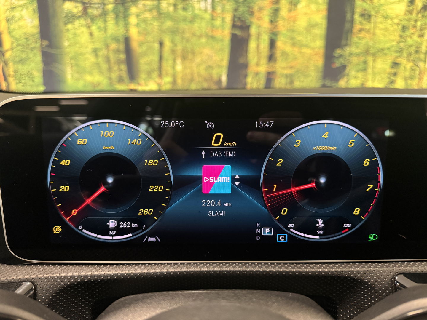 Mercedes-Benz A-Klasse 180 Business Solution AMG | Cruise Control | Achteruitrijcamera | Parkeersensoren | Navigatie | Apple Carplay | Keyless Go | Stoelverwarming |