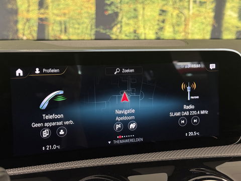 Mercedes-Benz A-Klasse 180 Business Solution AMG | Cruise Control | Achteruitrijcamera | Parkeersensoren | Navigatie | Apple Carplay | Keyless Go | Stoelverwarming |