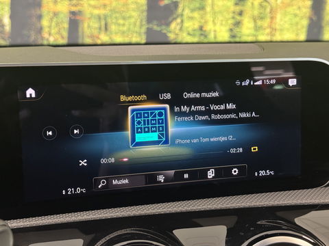 Mercedes-Benz A-Klasse 180 Business Solution AMG | Cruise Control | Achteruitrijcamera | Parkeersensoren | Navigatie | Apple Carplay | Keyless Go | Stoelverwarming |