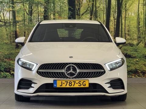 Mercedes-Benz A-Klasse 180 Business Solution AMG | Cruise Control | Achteruitrijcamera | Parkeersensoren | Navigatie | Apple Carplay | Keyless Go | Stoelverwarming |