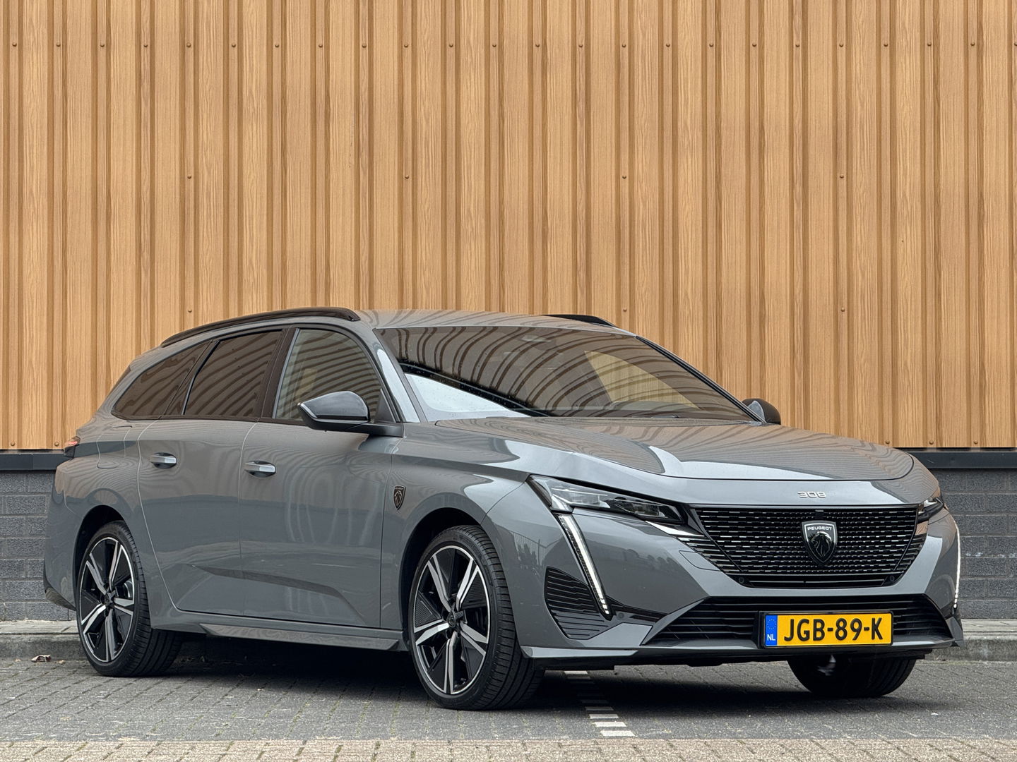 Peugeot 308 SW 1.2 PureTech GT | Achteruitrijcamera | Adaptieve Cruise Control | Keyless Go/Entry | Apple Carplay/Android Auto | Lane Assist | Parkeersensoren | Navigatie | Airconditioning |