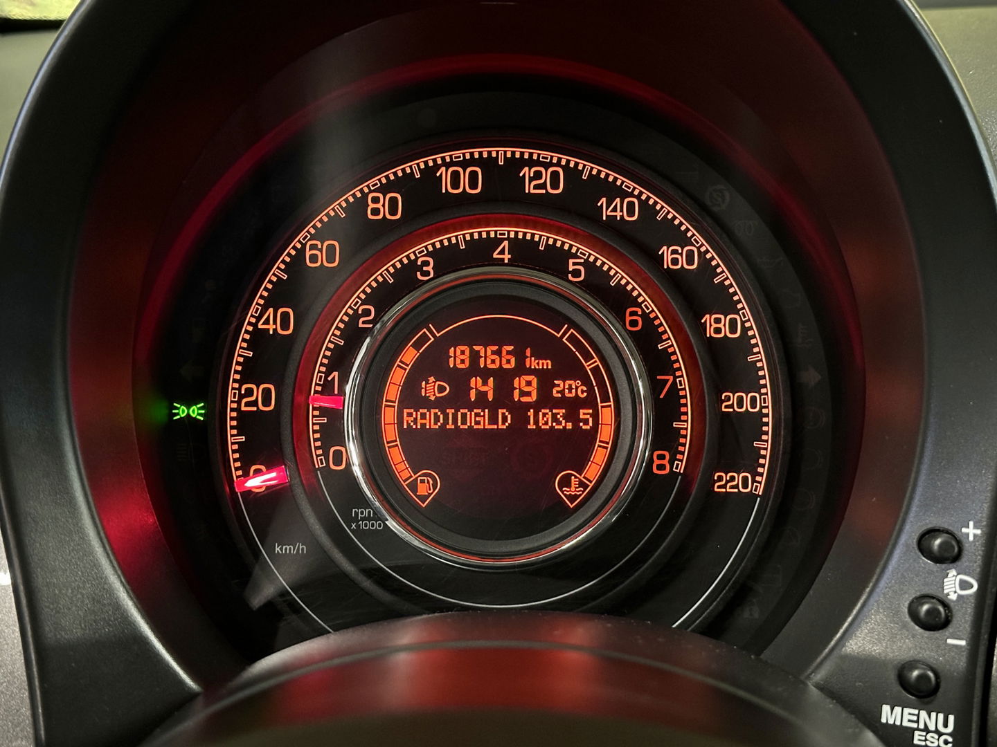Fiat 500 1.2 Pop | 4 cilinder | Airconditioning | Radio/cd-speler | Blue&Me | Lichtmetaal 15" | Elektrische Ramen | AUX | Centrale Vergrendeling Met Afstandsbediening |