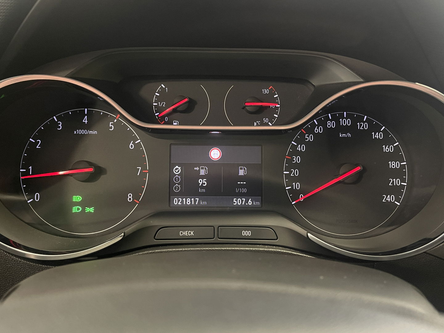 Opel Crossland 1.2 Turbo Elegance | Achteruitrijcamera | Cruise Control | Navigatie | Apple Carplay/Android Auto | Stuurverwarming | Stoelverwarming |  Airconditioning |