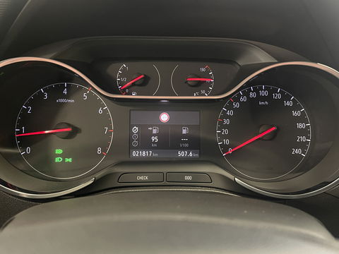 Opel Crossland 1.2 Turbo Elegance | Achteruitrijcamera | Cruise Control | Navigatie | Apple Carplay/Android Auto | Stuurverwarming | Stoelverwarming |  Airconditioning |