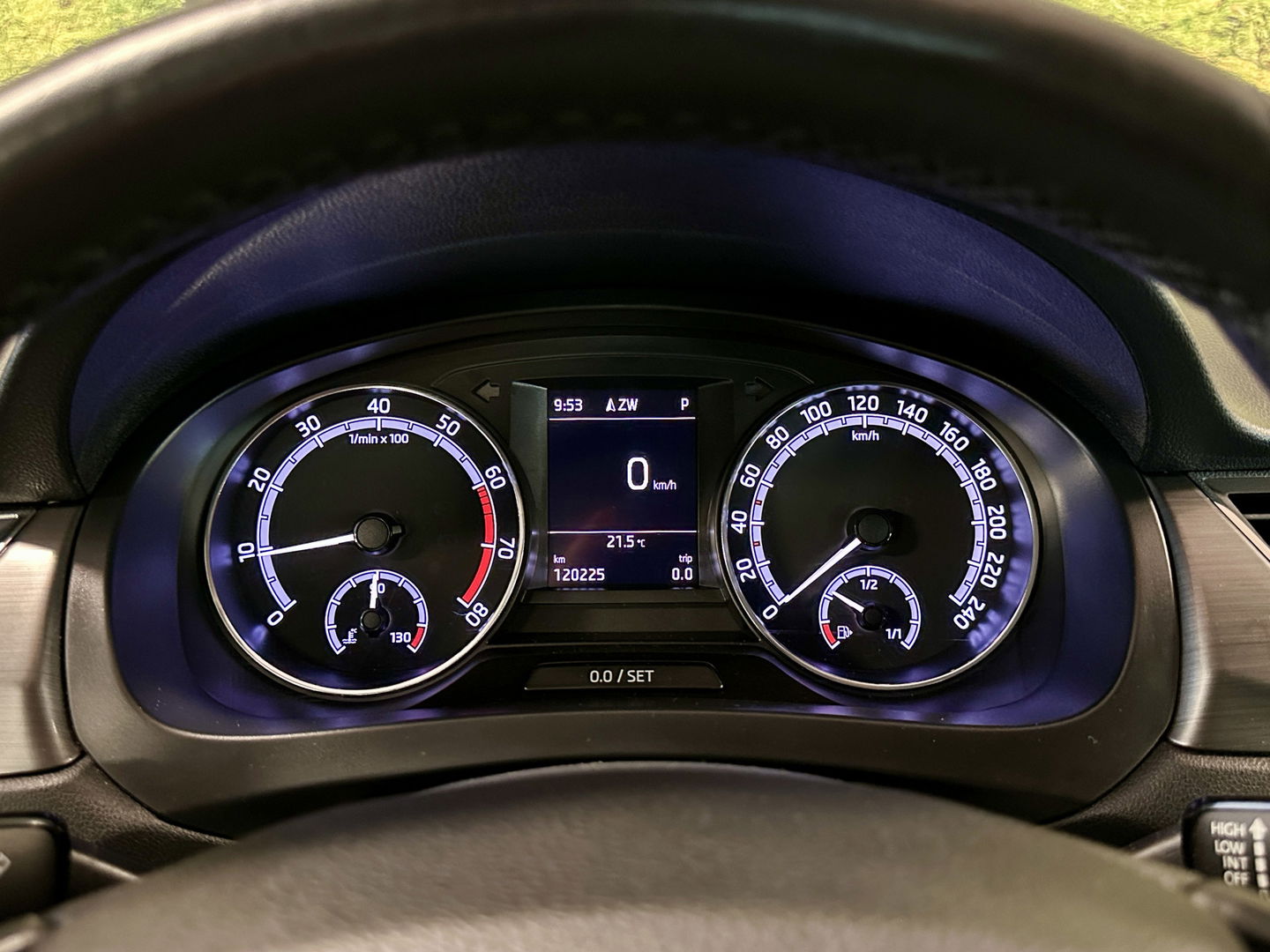 Škoda Rapid Spaceback 1.0 TSI Greentech Clever | Trekhaak | Cruise Control | Parkeersensoren Achter | Stoelverwarming | Bluetooth | Airconditioning | Navigatie | DAB |