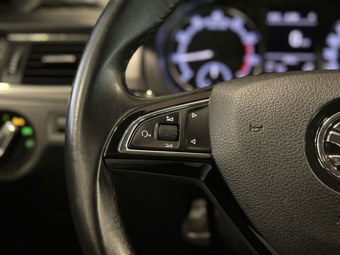 Škoda Rapid Spaceback 1.0 TSI Greentech Clever | Trekhaak | Cruise Control | Parkeersensoren Achter | Stoelverwarming | Bluetooth | Airconditioning | Navigatie | DAB |