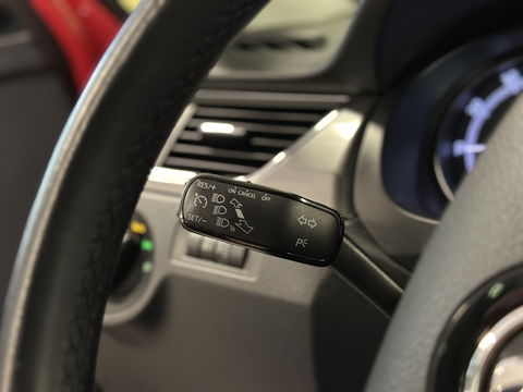 Škoda Rapid Spaceback 1.0 TSI Greentech Clever | Trekhaak | Cruise Control | Parkeersensoren Achter | Stoelverwarming | Bluetooth | Airconditioning | Navigatie | DAB |