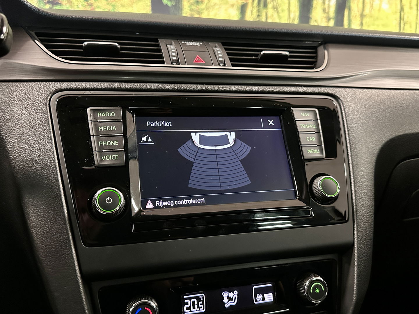 Škoda Rapid Spaceback 1.0 TSI Greentech Clever | Trekhaak | Cruise Control | Parkeersensoren Achter | Stoelverwarming | Bluetooth | Airconditioning | Navigatie | DAB |