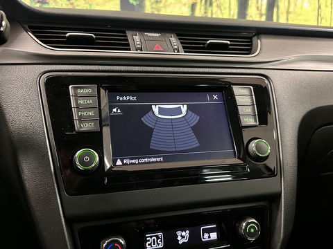 Škoda Rapid Spaceback 1.0 TSI Greentech Clever | Trekhaak | Cruise Control | Parkeersensoren Achter | Stoelverwarming | Bluetooth | Airconditioning | Navigatie | DAB |
