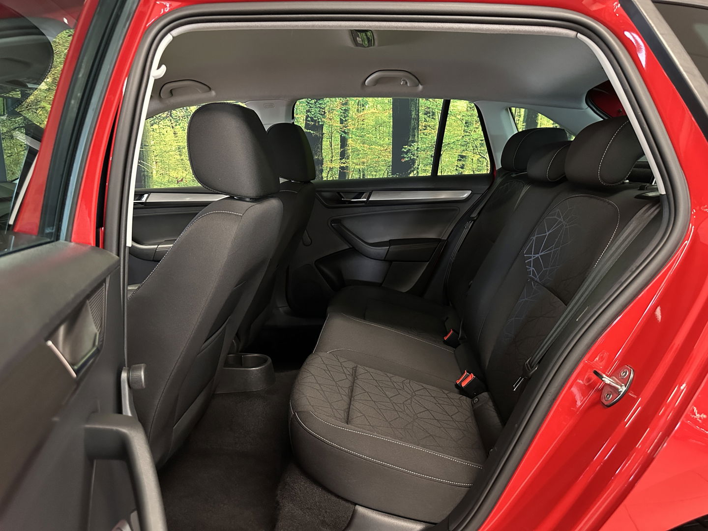 Škoda Rapid Spaceback 1.0 TSI Greentech Clever | Trekhaak | Cruise Control | Parkeersensoren Achter | Stoelverwarming | Bluetooth | Airconditioning | Navigatie | DAB |
