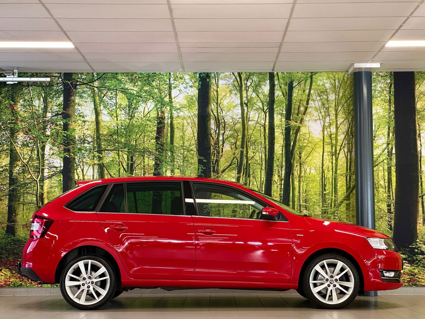 Škoda Rapid Spaceback 1.0 TSI Greentech Clever | Trekhaak | Cruise Control | Parkeersensoren Achter | Stoelverwarming | Bluetooth | Airconditioning | Navigatie | DAB |