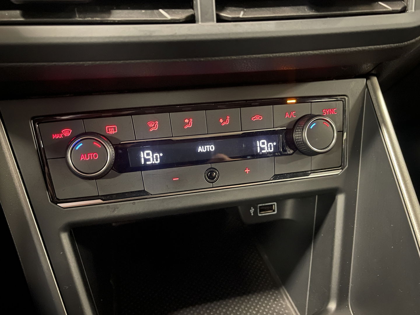 Volkswagen Polo 1.0 MPI Beats | Airconditioning | Lichtmetaal 15 | Navigatie | Bluetooth | Isofix | Radio | Centrale Deurvergrendeling Met Afstandsbediening | Start&Stop |