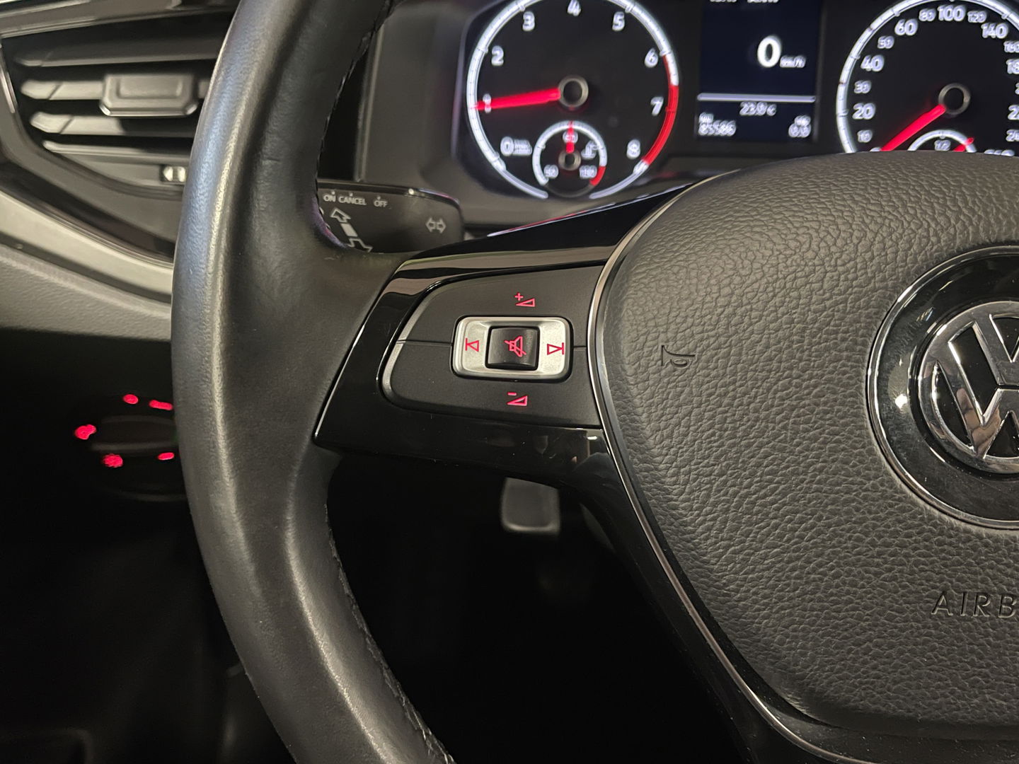 Volkswagen Polo 1.0 MPI Beats | Airconditioning | Lichtmetaal 15 | Navigatie | Bluetooth | Isofix | Radio | Centrale Deurvergrendeling Met Afstandsbediening | Start&Stop |