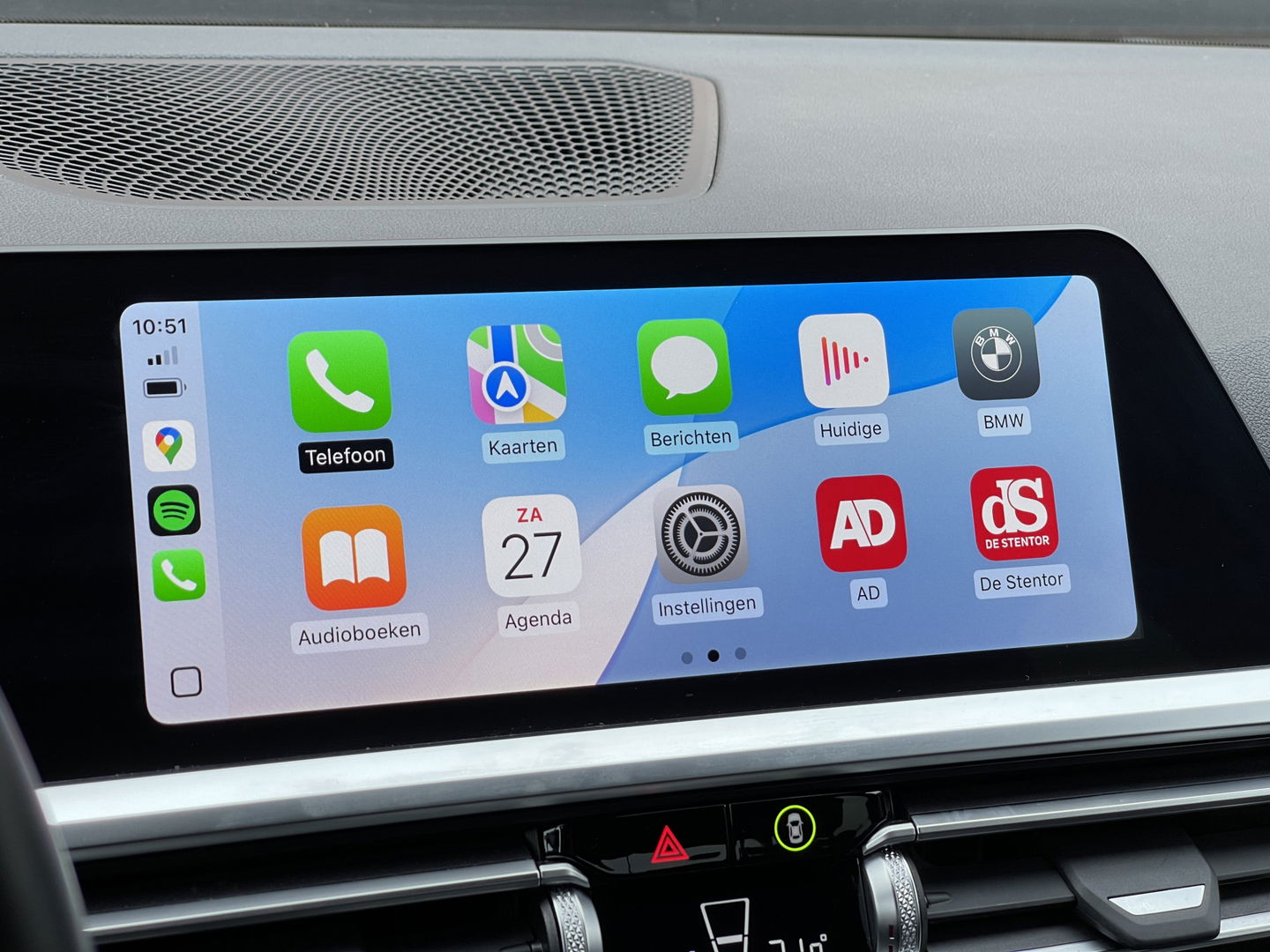 BMW 3 Serie 318i High Executive | Cruise Control | Achteruitrijcamera | Apple Carplay/Android Auto | Sfeerverlichting | Keyless Go | DAB | Lane Assist | Stoelverwarming | Navigatie |