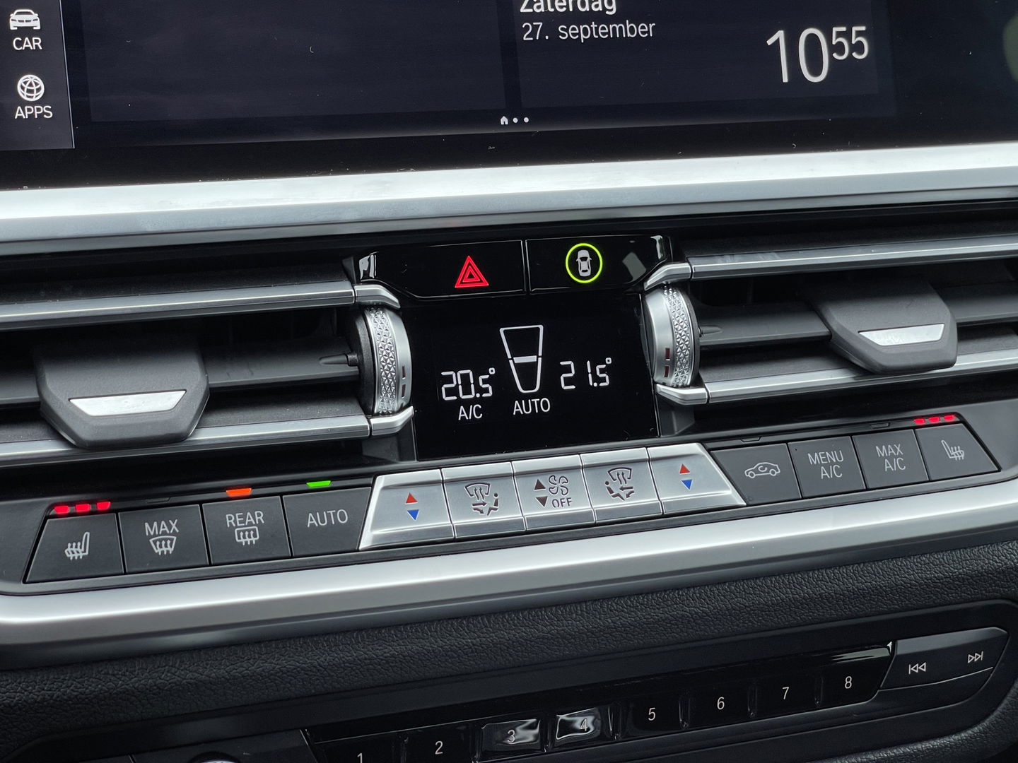 BMW 3 Serie 318i High Executive | Cruise Control | Achteruitrijcamera | Apple Carplay/Android Auto | Sfeerverlichting | Keyless Go | DAB | Lane Assist | Stoelverwarming | Navigatie |