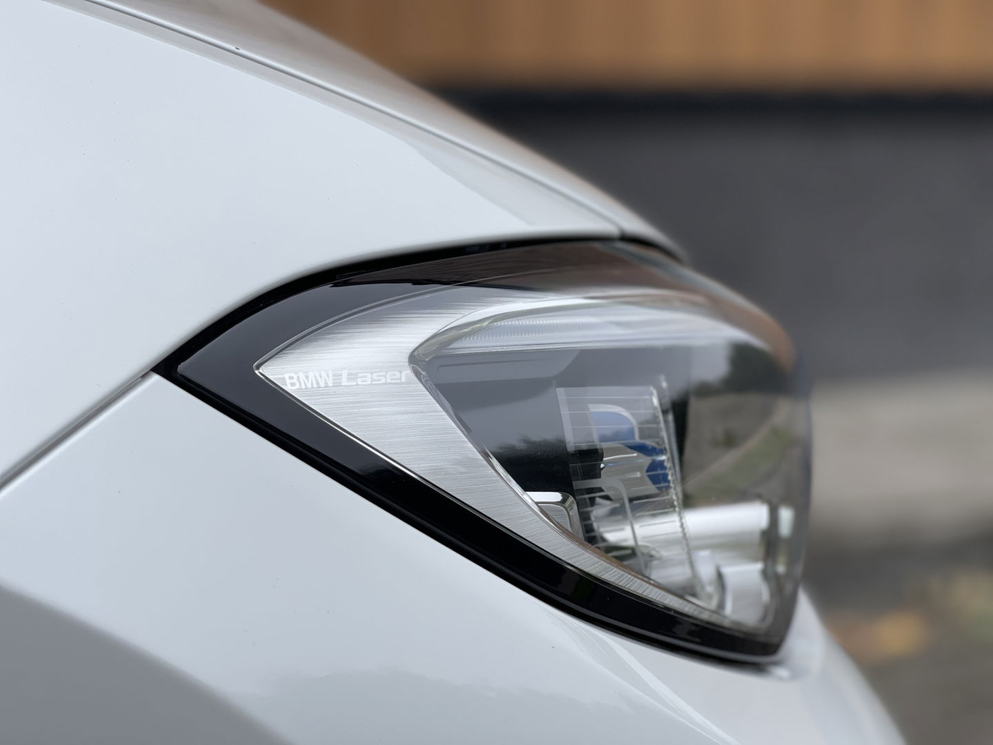 BMW 3 Serie 318i High Executive | Cruise Control | Achteruitrijcamera | Apple Carplay/Android Auto | Sfeerverlichting | Keyless Go | DAB | Lane Assist | Stoelverwarming | Navigatie |